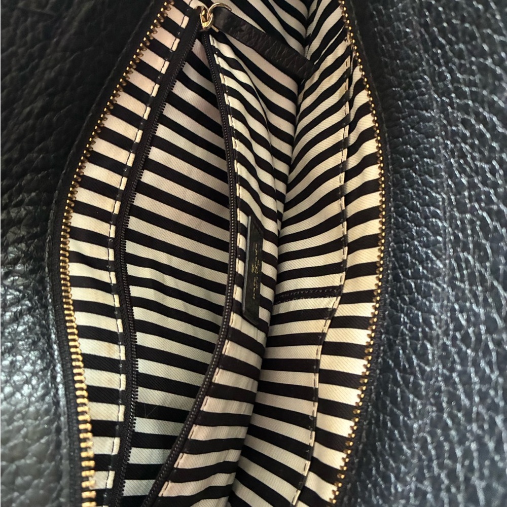 Beautiful barely used Kate Spade NY pebbled leather bag. - Picture 4 of 7